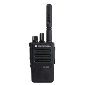 XiR E8600   XiR E8608 便攜式模擬 數(shù)字雙模式對講機(jī)